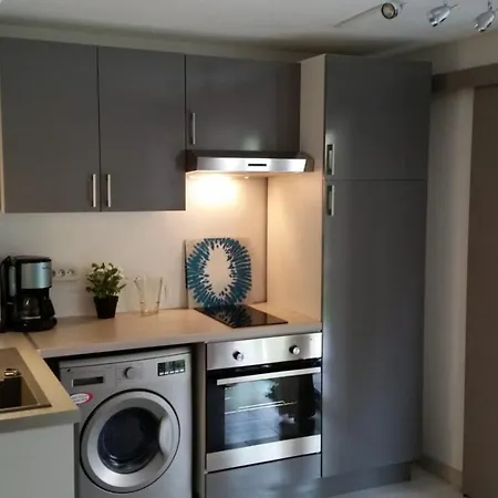 T2 Avec Jardin Et Terrasse Au Pied Du Mont Saint Martin A 400m Du Port Apartamento
